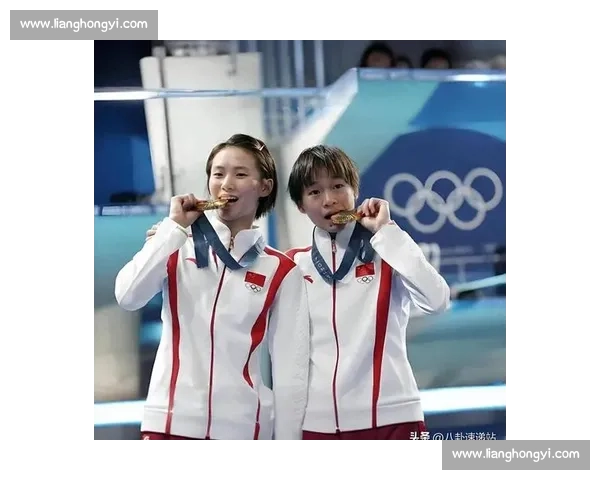 女子跳水竞技风采展现高难度动作与优雅姿态的完美结合 女子跳水竞技风采展现高难度动作与优雅姿态的完美结合